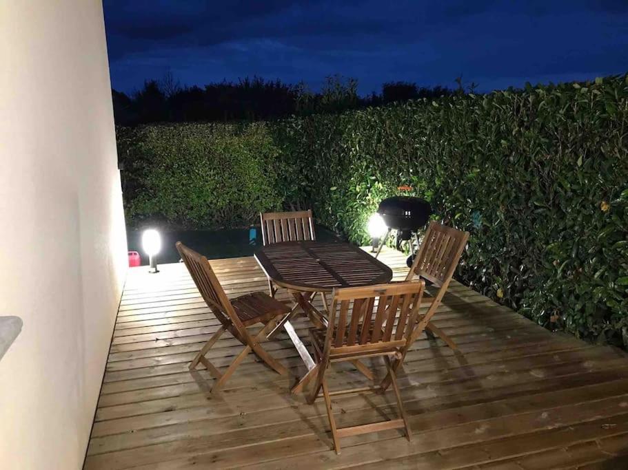 Maisonnette Avec Terrasse Argences Экстерьер фото
